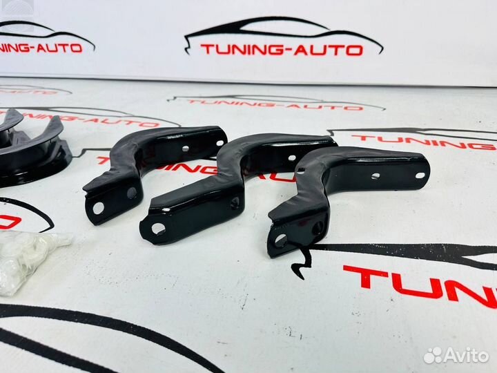 Крепления подножек Toyota Land Cruiser 200