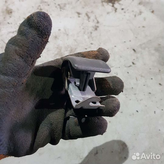 Ручка открытия капота mitsubishi carisma