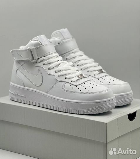Nike Air Force 1 High (с мехом) белые