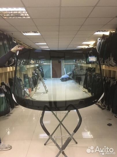 Лобовое стекло на Skoda Octavia