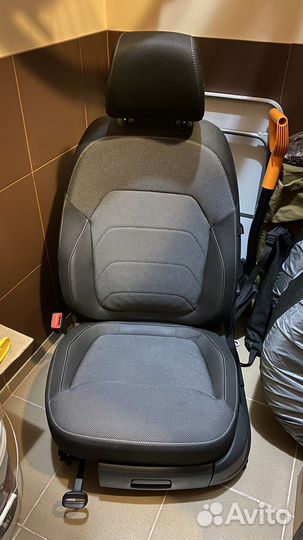 Передние сиденья Skoda Kodiaq с подушками