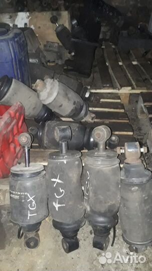 Амортизатор кабины MAN передний