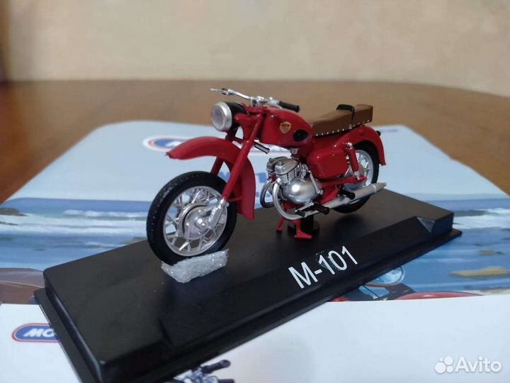 Мотоцикл М 101 модель 1/24 номер 38