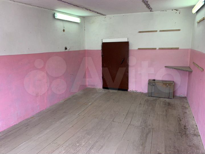 Гараж, > 30 м²