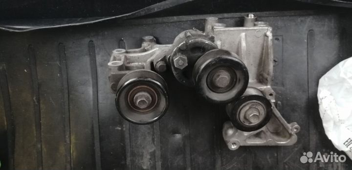 Натяжитель приводного ремня outlander в сборе