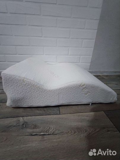 Подушка ортопедическая для ног trives