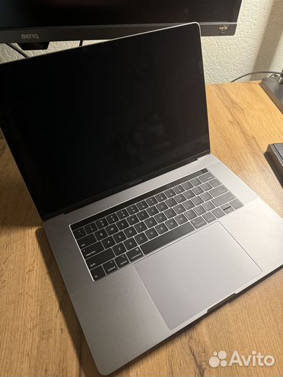 Macbook pro 15 2019 i9 32gb