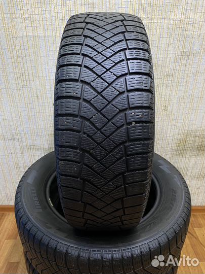 Pirelli Ice Zero FR 215/65 R17