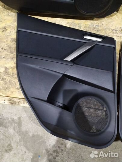 Обшивки дверей Мазда 3 BL