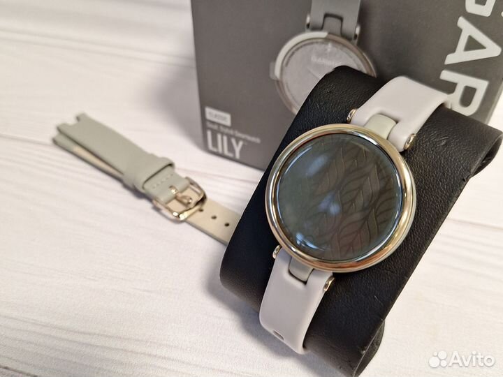 Часы Garmin Lily Classic Gray Leather