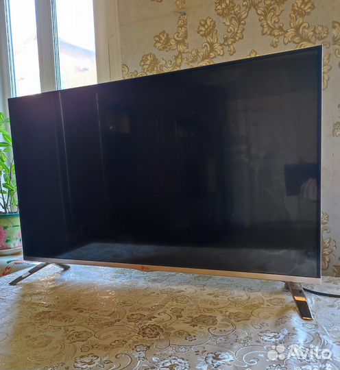 Телевизор LG 42LA643V б/у