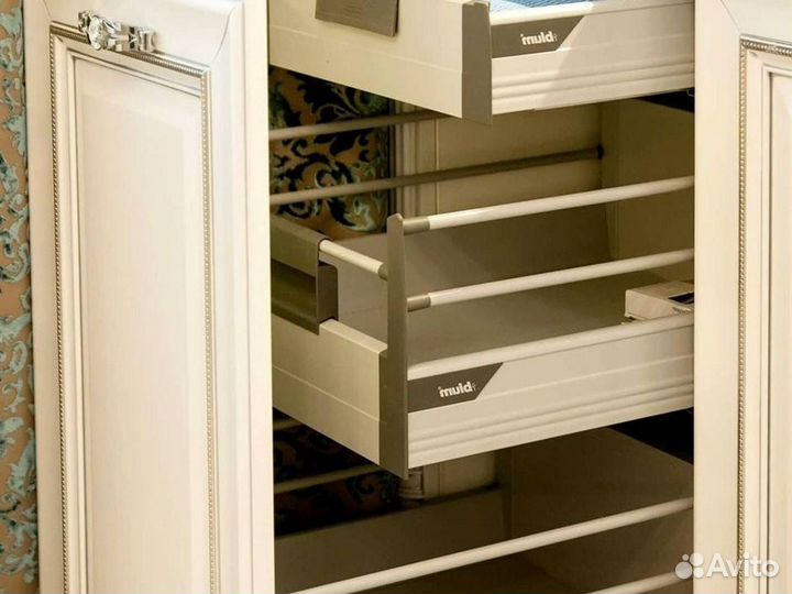 Кухня в потолок на заказ