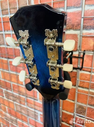 Акустическая гитара