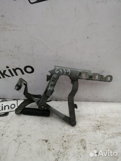 Петля капота левая Mercedes W221 Rest