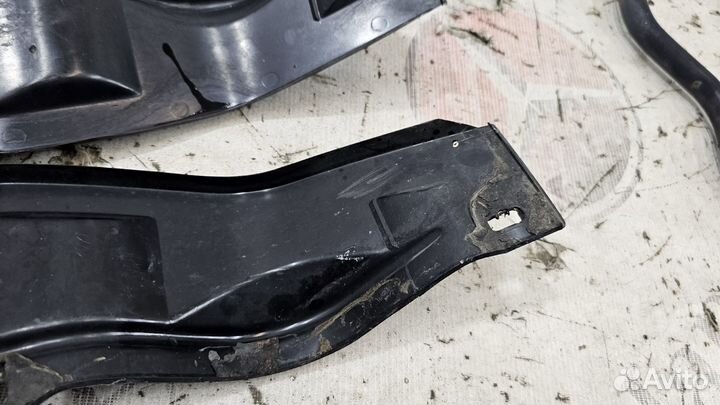 Подкрылки передние(локеры) Mercedes-Benz W116