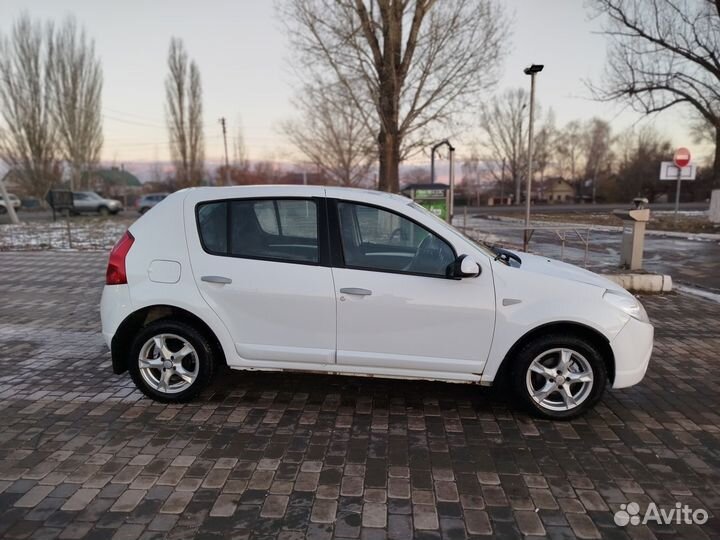 Renault Sandero 1.6 МТ, 2010, 150 220 км