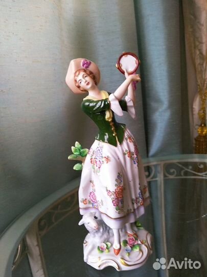 Статуэтка. Девушка с тамбурином. Германия