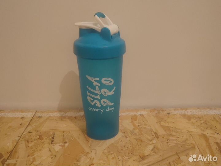 Бутылка шейкер 1 литр