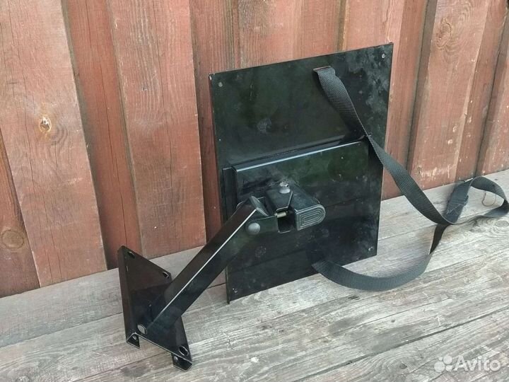 Метал.полка под телевизор