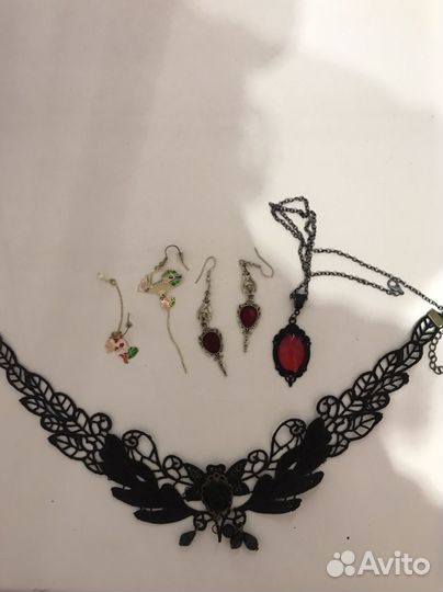 Колье,серьги и амулет