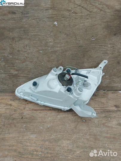 Фара правая Toyota Prius NHW11 (1997 - 2003)