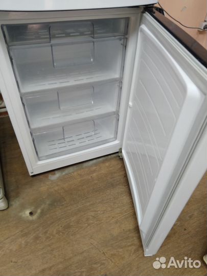 Холодильник lg в отличном состоянии год гарантии