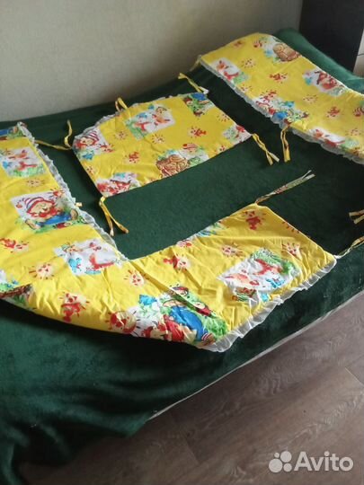 Мягкие бортики на детскую кроватку