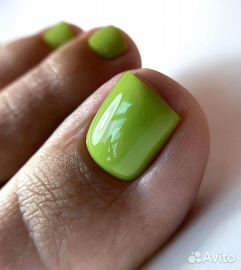 Маникюр и педикюр в 4 руки