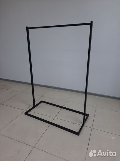 Изготовление стеллажей, рейлов, вешалок на заказ