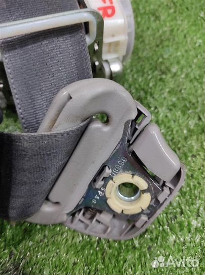 Ремень безопасности передний правый Toyota RAV4 A