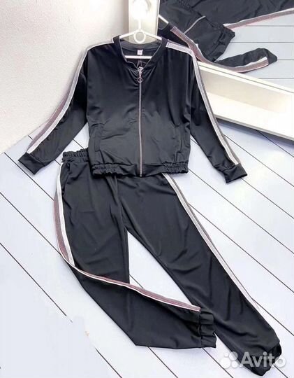 Костюм спортивный
