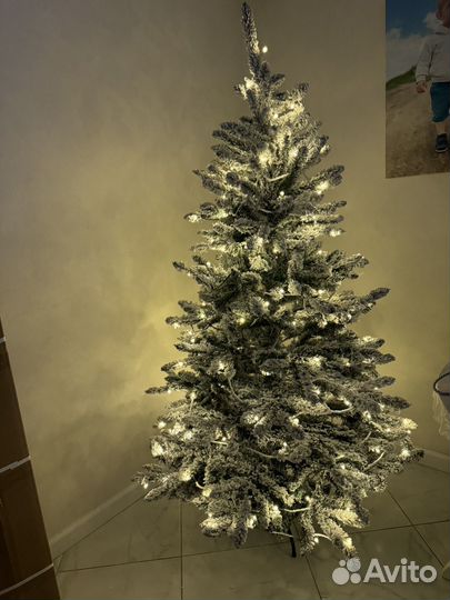 Новые ели искуственные с встроенной гирляндой
