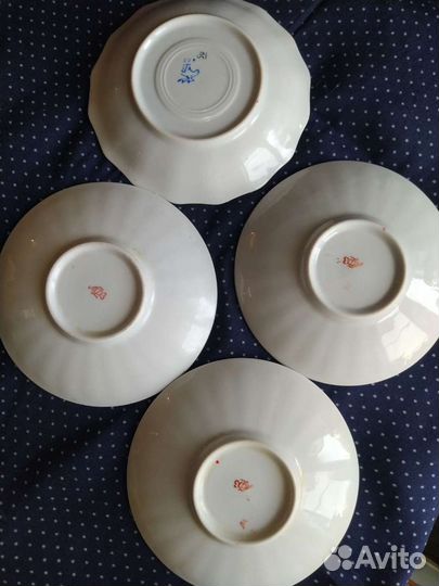 Гжель, посуда и фигурки, фарфор