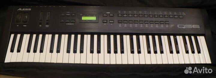 Профессиональный синтезатор Alesis QS6 (США)