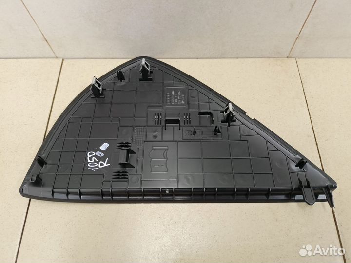 Накладка (кузов внутри) A1 2010