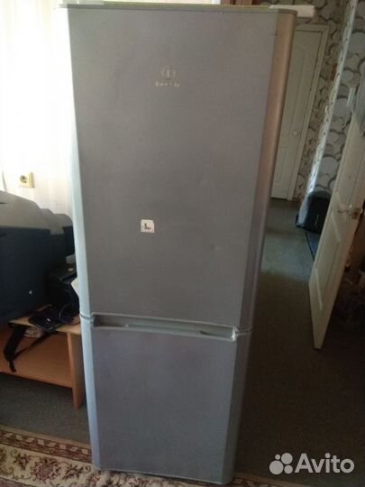 Холодильник Indesit