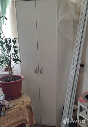 Угловой шкаф