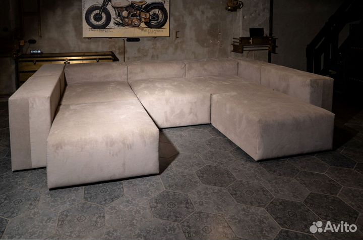 Диван минималистичный