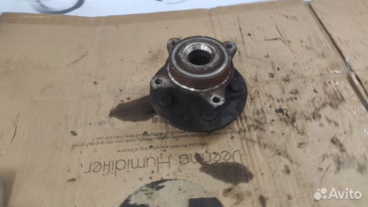 Ступица передняя Land Rover Discovery (L319) III