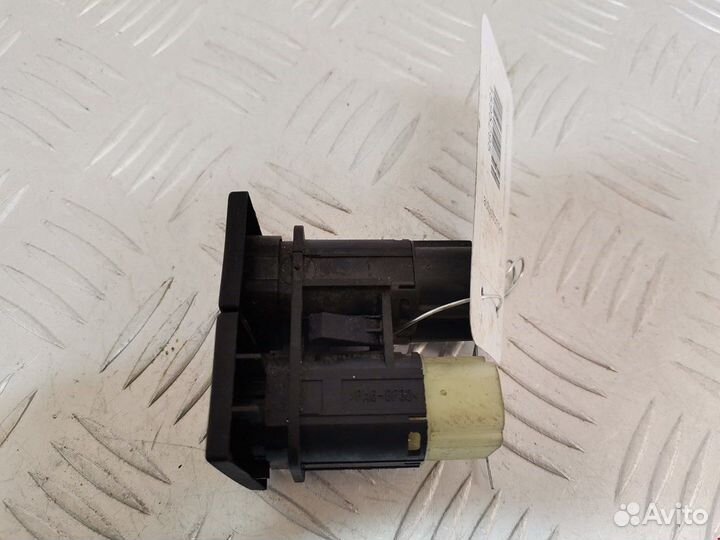 Кнопка открытия багажника Ford Mondeo 3 2001