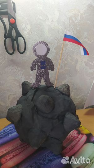 Поделка ко дню космонавтики