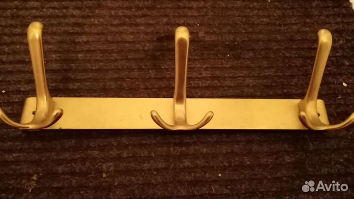 Вешалка для одежды настенная