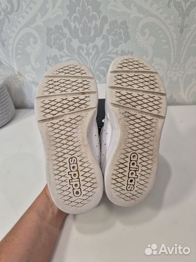 Кроссовки adidas 29