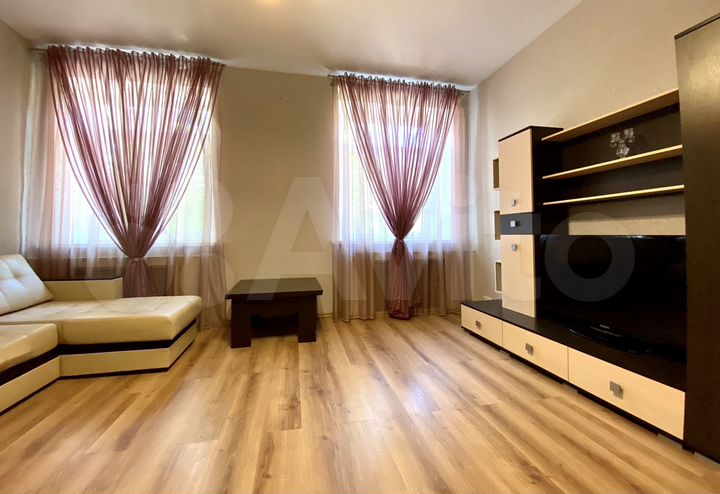 2-к. квартира, 65 м², 2/4 эт.