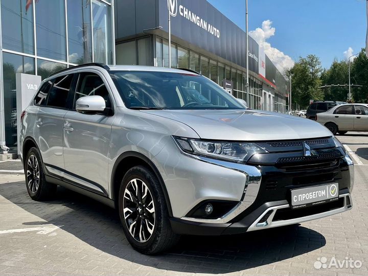 Mitsubishi Outlander, 2022