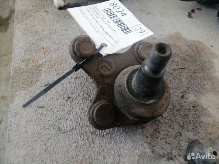 Шаровая опора передняя левая Volkswagen Passat B7