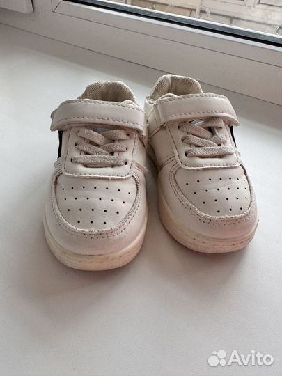 Кроссовки детские