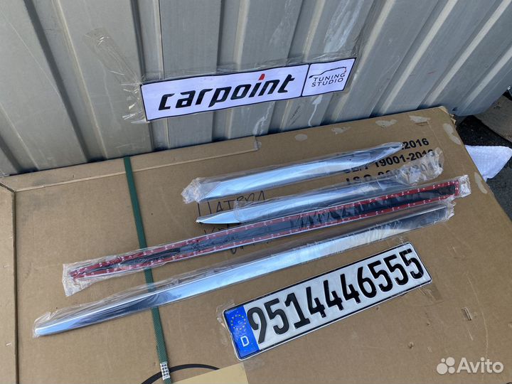 Молдинги дверей Lexus LX570