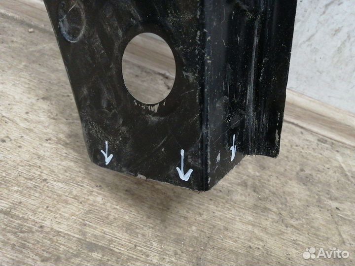 Стойка кузова передняя левая 61132-42171 Toyota