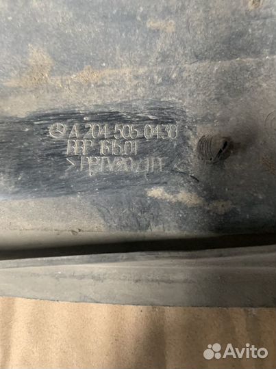 Нижний диффузор радиатора Mercedes C w204